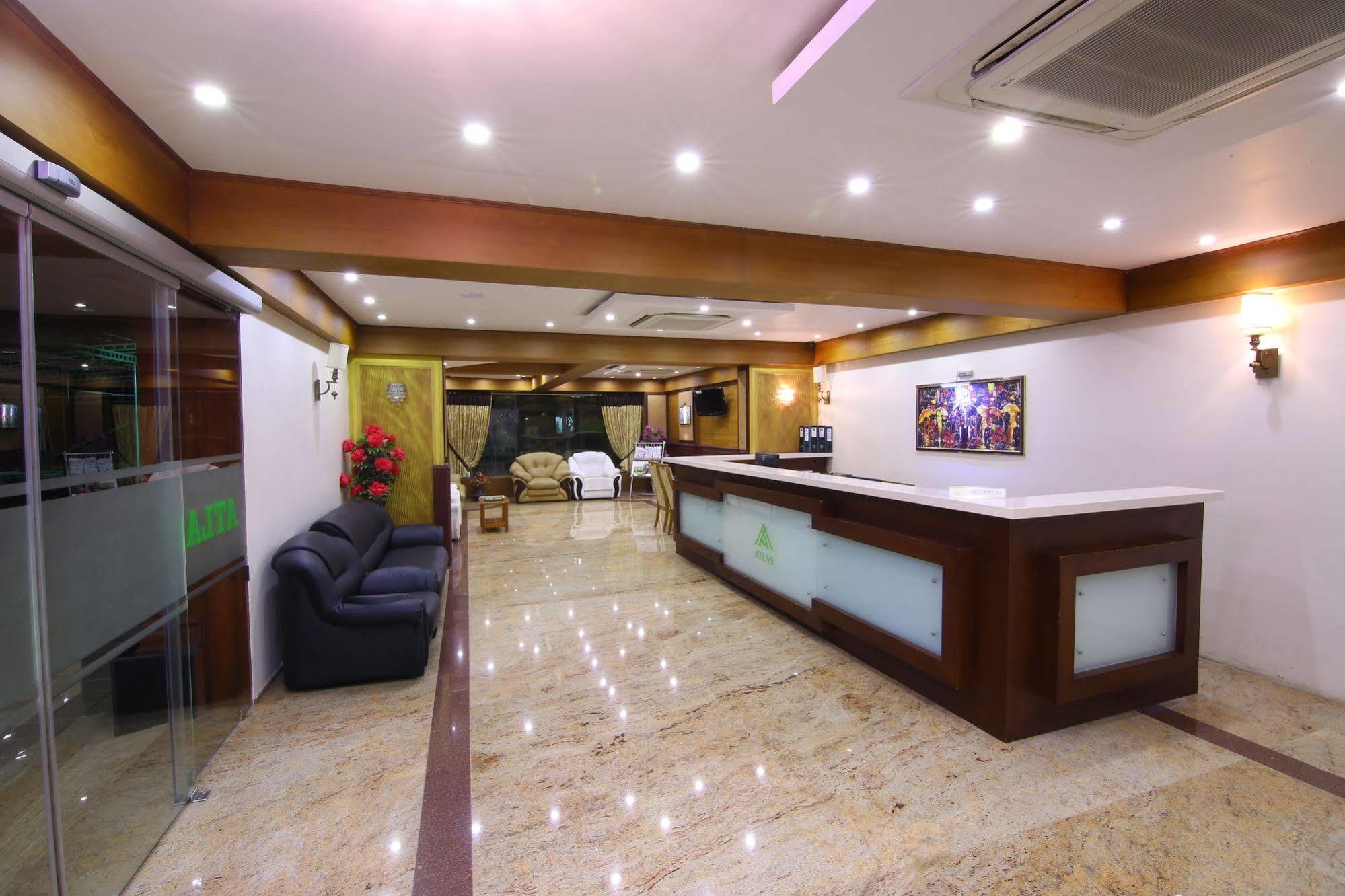 Atlas Airport Hotel Apartment Недумбассери Экстерьер фото